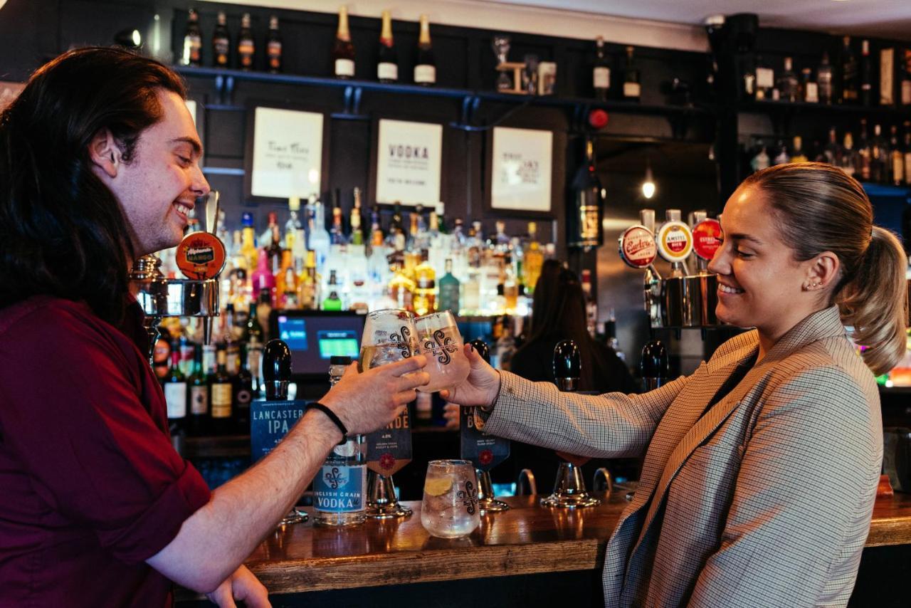 The Sun Hotel & Bar Lancaster Esterno foto